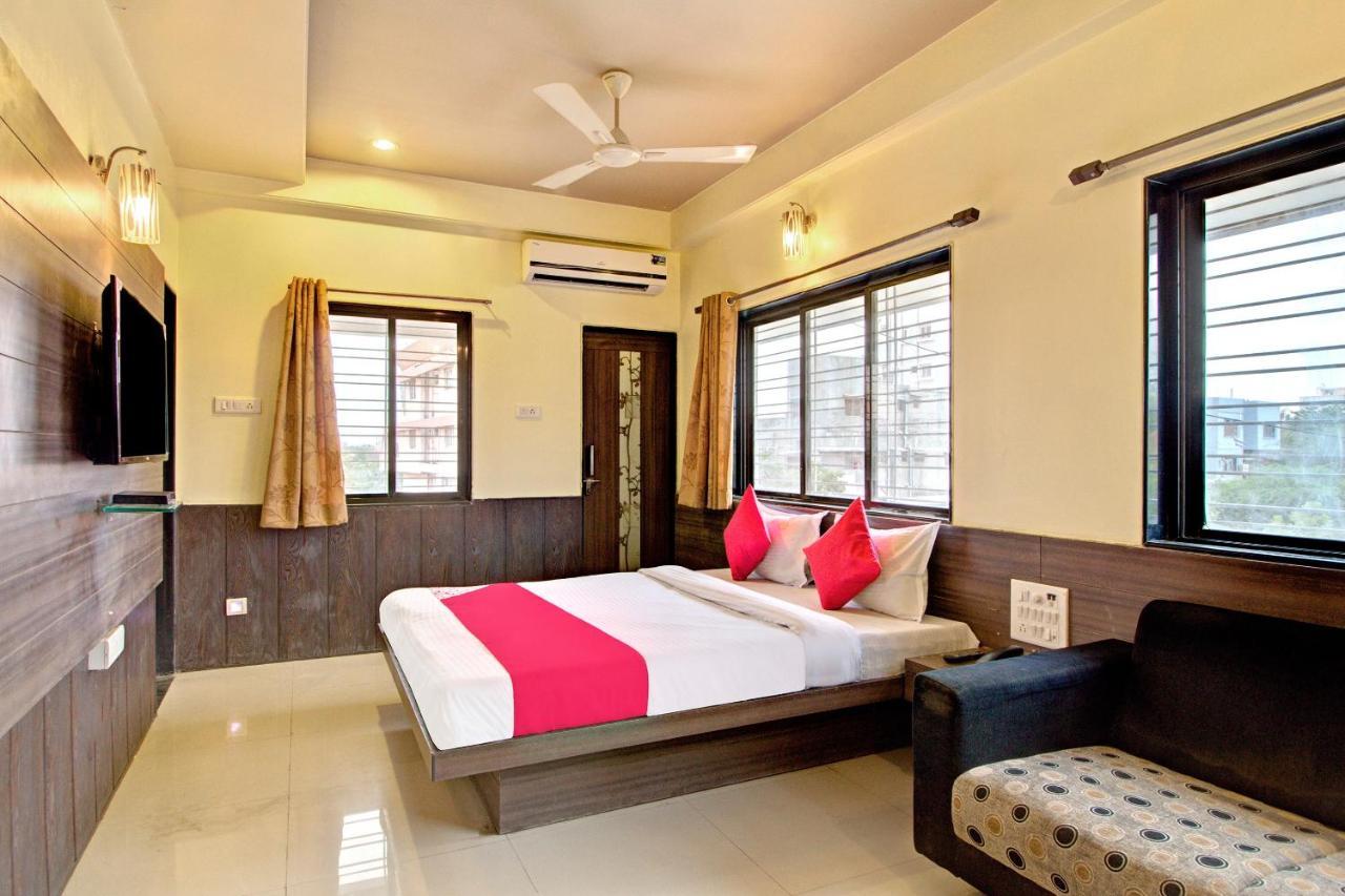 Hotel Oyo Slp013 Savan And Sapna Lodging Solapur Esterno foto